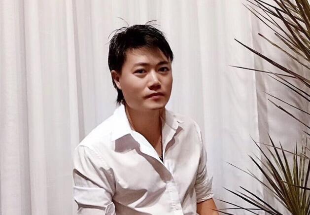 是真的很愛美發(fā)這行，才會投入大把時間和金錢