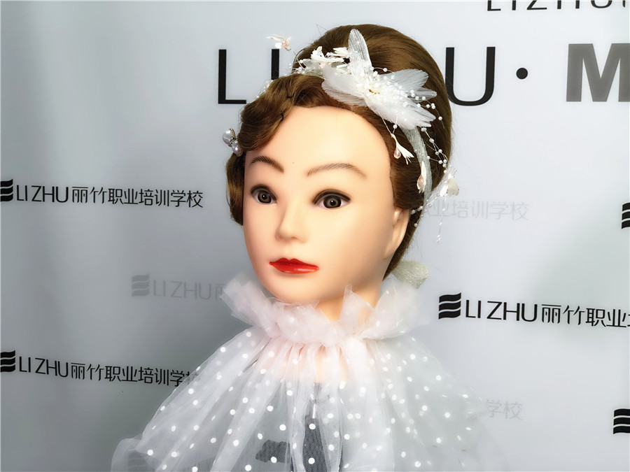 麗竹編發(fā)：復(fù)古秀禾時(shí)尚，統(tǒng)統(tǒng)有