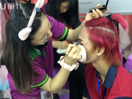 男士化妝的注意事項(xiàng)，南寧彩妝培訓(xùn)班幫你劃重點(diǎn)
