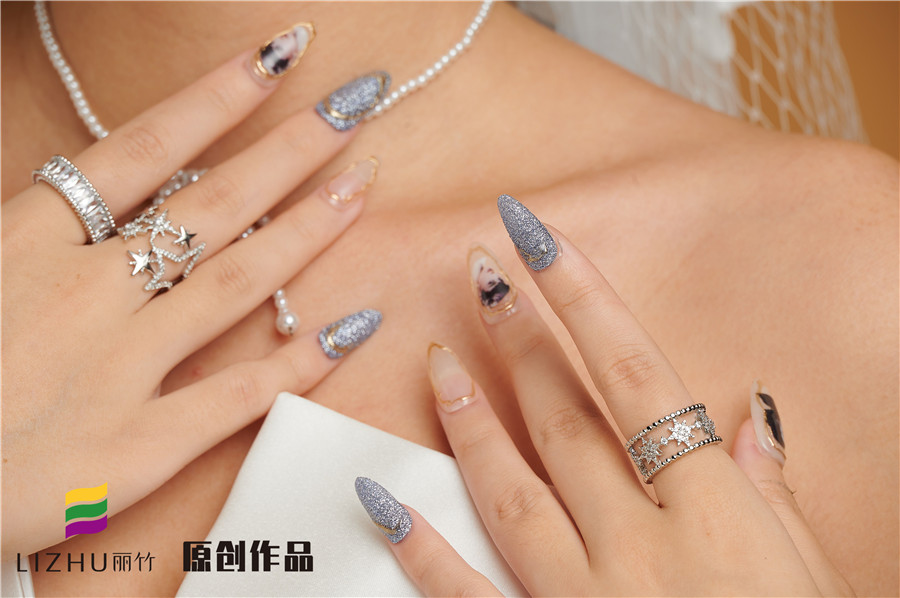 貼甲片能維持多久？廣西美甲基礎(chǔ)學(xué)校告訴你