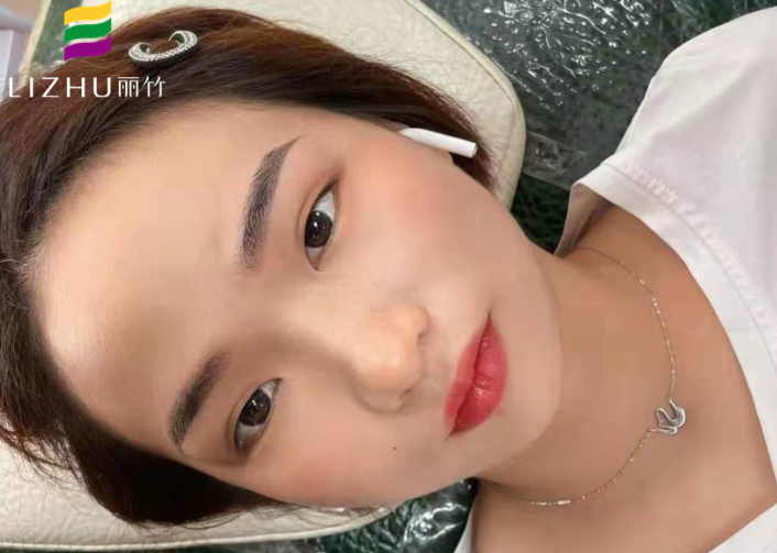 紋眉后眉毛會消失嗎？南寧正規(guī)紋繡培訓來解答