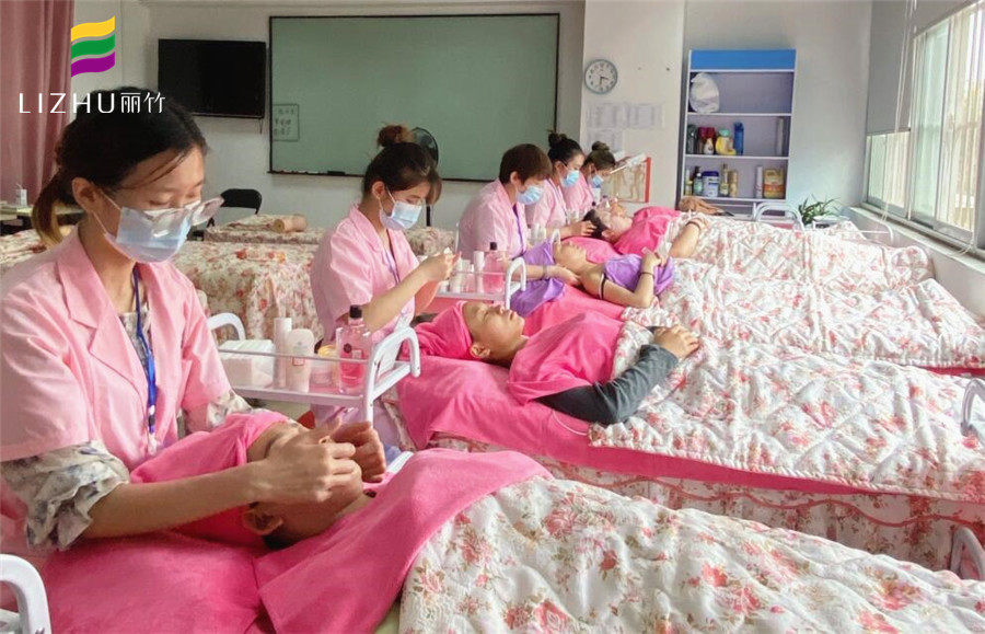 手法按摩操作方法，廣西美容護膚培訓(xùn)分享
