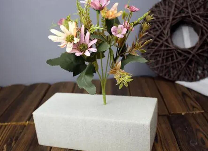 插花需要哪些材料？南寧婚慶花藝培訓(xùn)學(xué)校幫你盤點(diǎn)