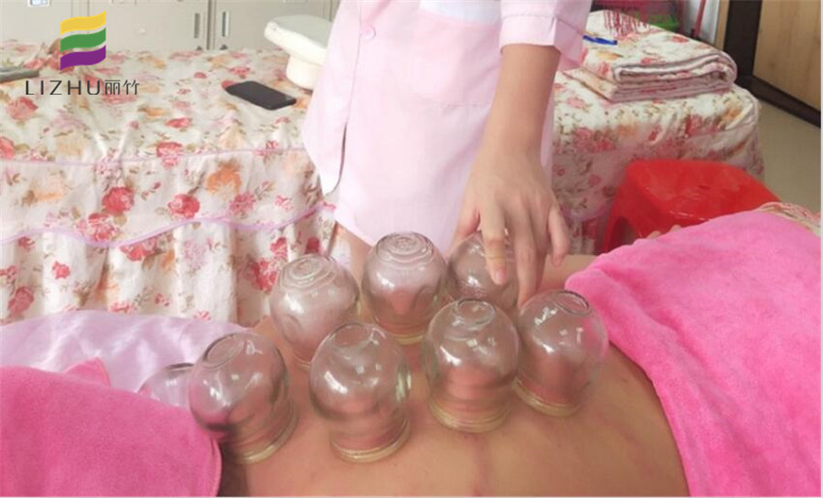 女人拔火罐的好處，廣西美容培學(xué)院專業(yè)課程介紹