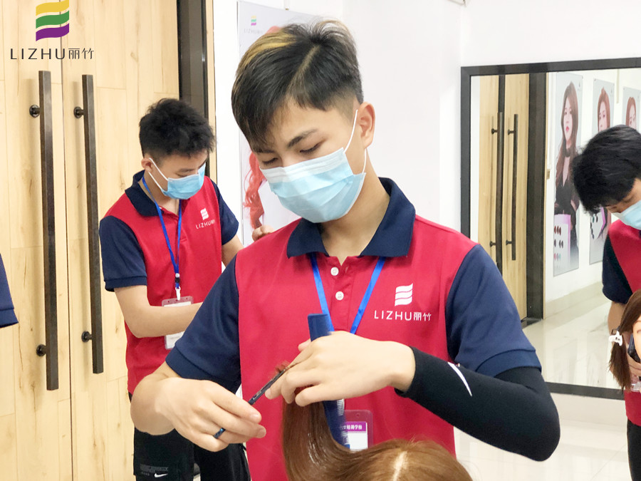 美發(fā)中工技師的考核標準，南寧市職業(yè)技能鑒定培訓機構(gòu)