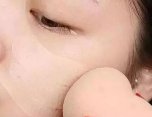 粉底液的正確存方法，南寧彩妝化妝培訓(xùn)教你