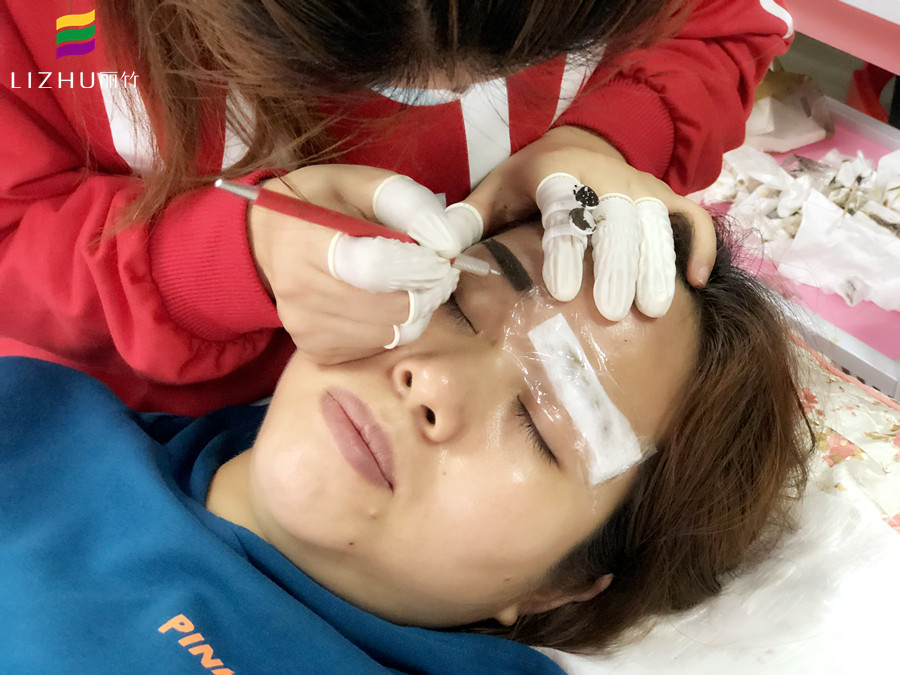 紋眉快速消腫的方法，南寧紋繡眉眼唇培訓分享