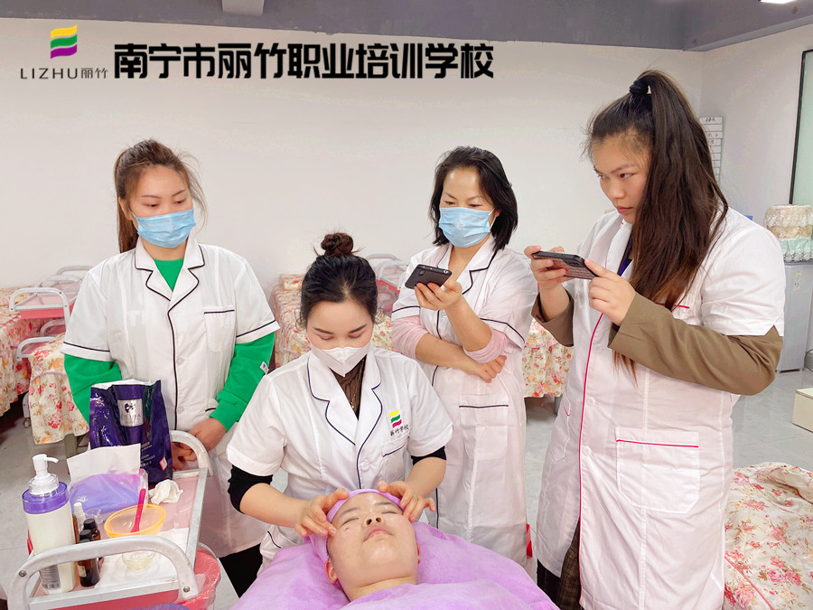 點(diǎn)按太陽（xue）的注意事項(xiàng)，南寧按摩學(xué)校培訓(xùn)內(nèi)容