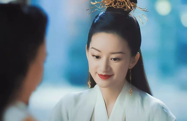 瘋批美人惡女妝教程，南寧美妝學(xué)校排名整理分享