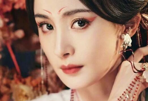 《狐妖小紅娘》眼妝教程，廣西化妝時(shí)尚培訓(xùn)