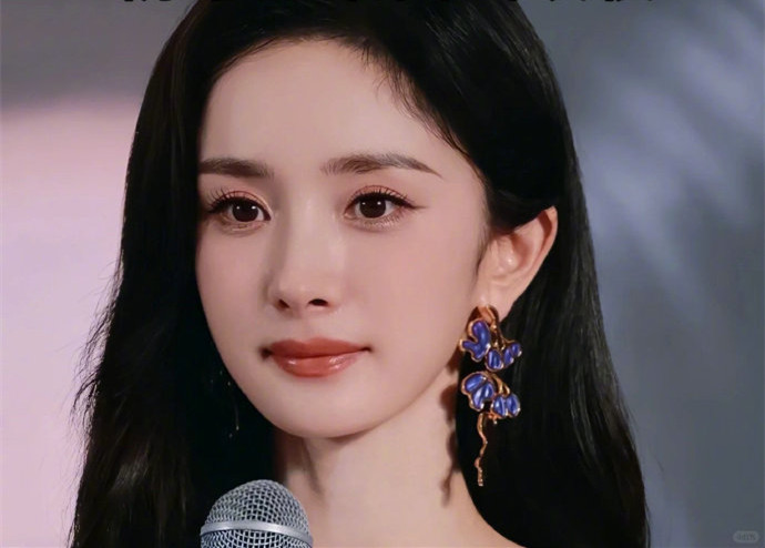 楊冪溫柔仙氣眼部妝容，南寧明星化妝學(xué)校分享