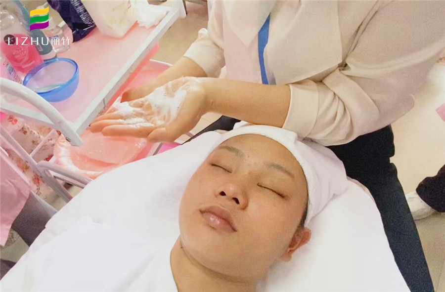 專業(yè)卸妝攻略，南寧美容護(hù)膚