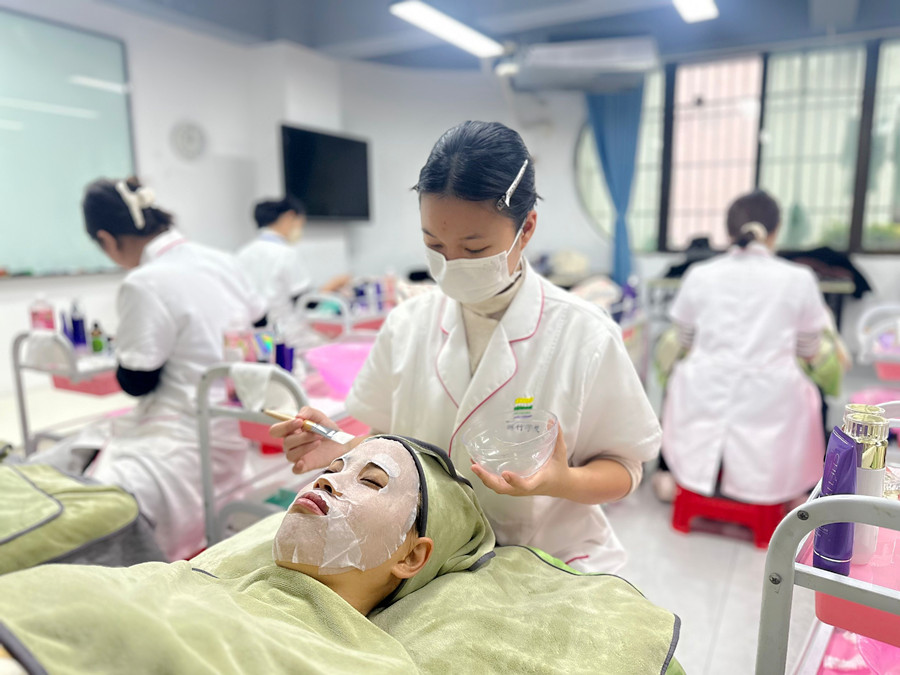 如何去除濁相？南寧皮膚管理師教你