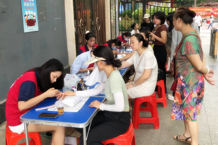 南寧美甲培訓(xùn)社會(huì)報(bào)告，告訴你南寧學(xué)美甲哪里有實(shí)力？