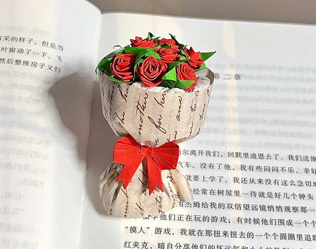 玫瑰花束折紙教程，廣西花藝培訓(xùn)學(xué)校推薦