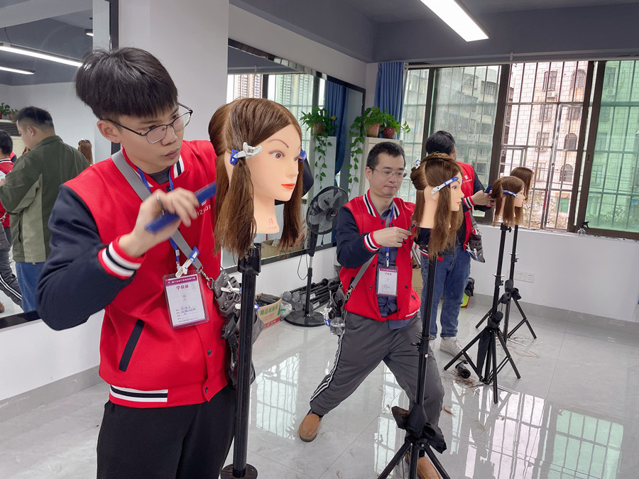 廣西美發(fā)造型剪發(fā)：女士精剪造型要學(xué)哪些內(nèi)容？