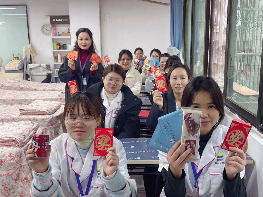美容班的開學(xué)儀式感，南寧美容培訓(xùn)校園活動