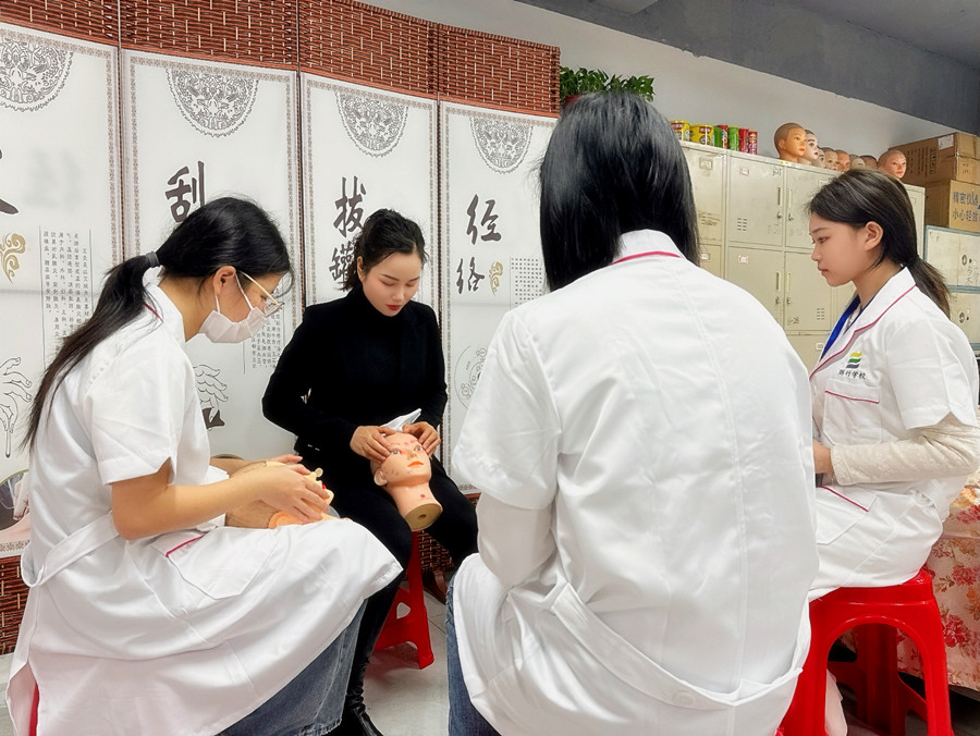 美容新手要掌握哪些知識(shí)？南寧美容面部護(hù)膚培訓(xùn)