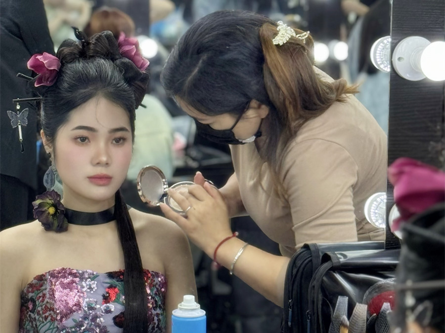 新中式妝容造型，從零學(xué)彩妝造型