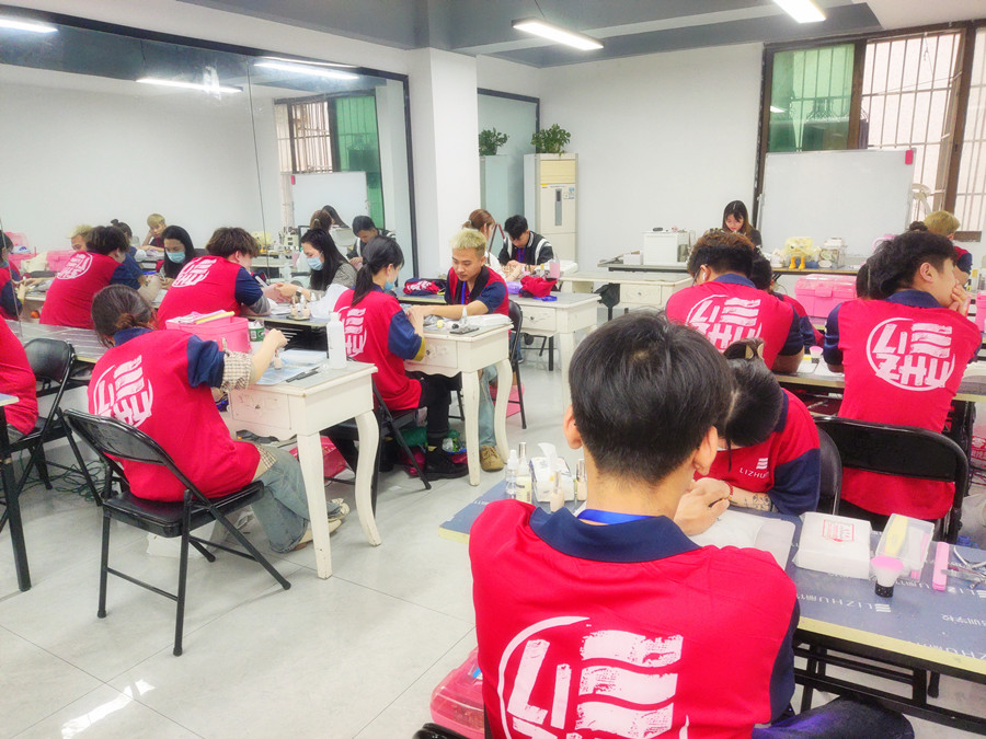 廣西美甲培訓課堂：櫻桃蝴蝶結(jié)美甲