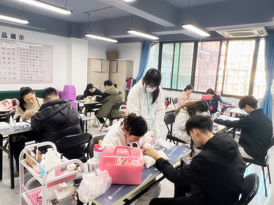 傳統(tǒng)美甲前置處理，南寧美甲專業(yè)教學(xué)講解