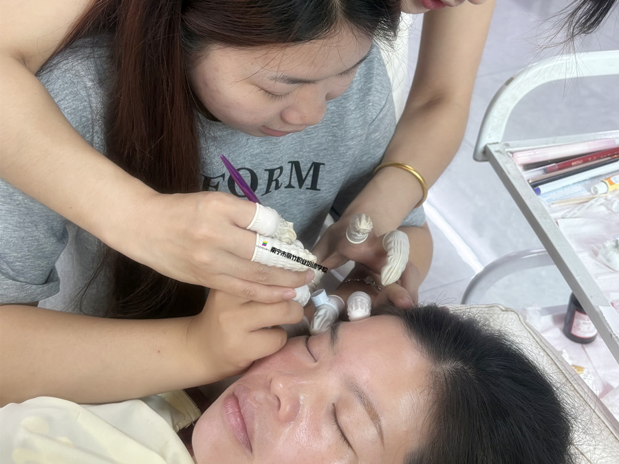 廣西紋眉操作：紋眉脫痂后為什么不上色？